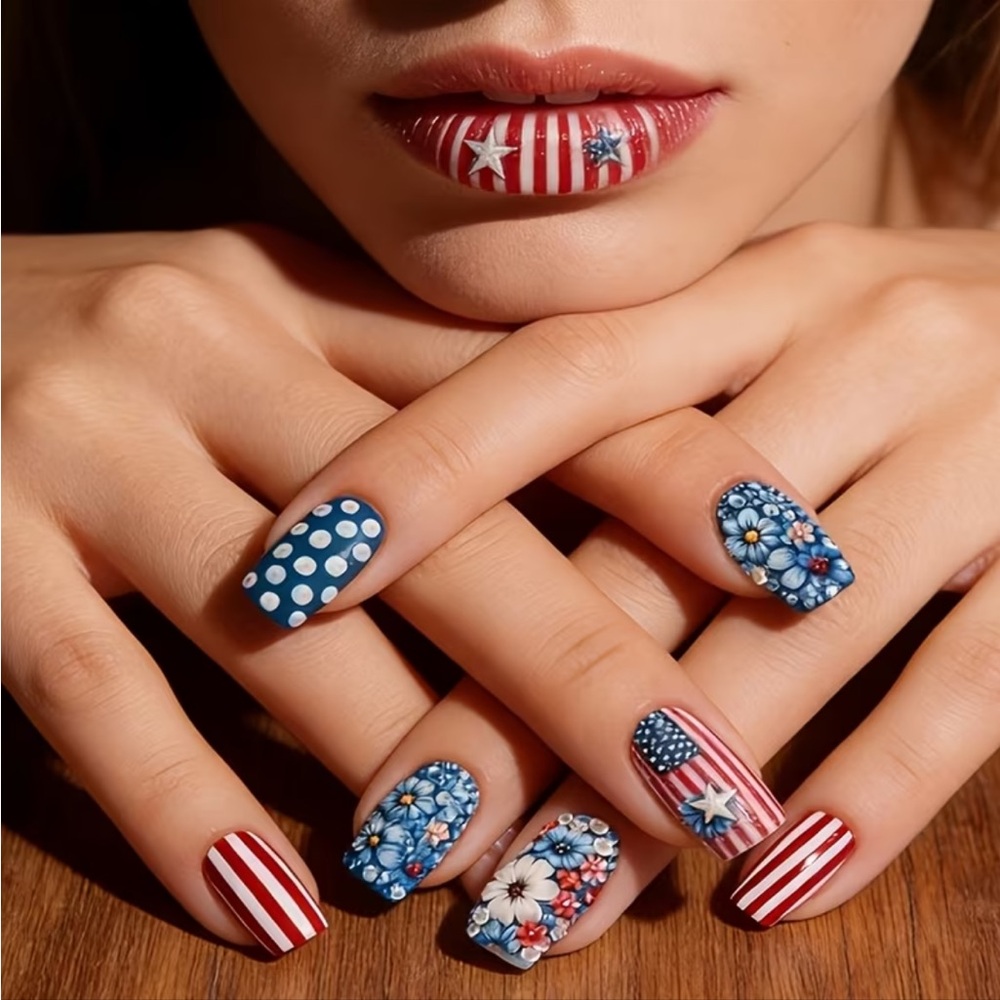 Patriotic Stars & Stripes Nail Art Set